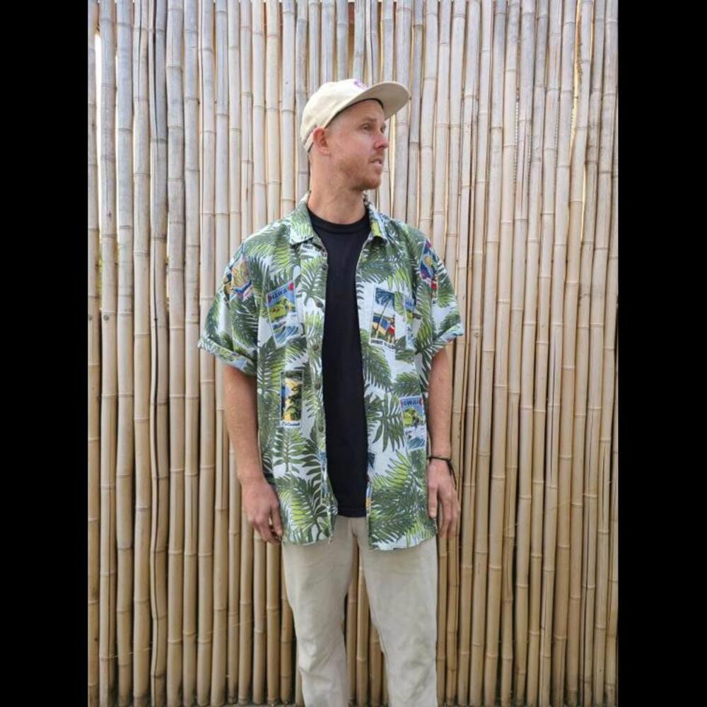 Vintage Mens Party Button 90s relaxed button down floral